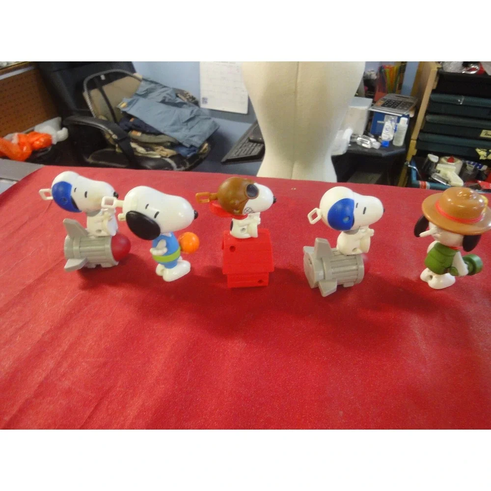 5 lot Peanuts Snoopy McDonalds happy meal toys 2018 basketball red barron camper
